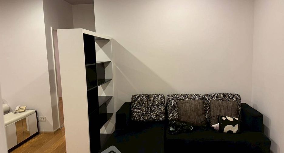 For rent 2 bedrooms condo in Khlong San, Bangkok