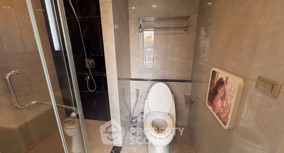Condo en alquiler de 2 habitaciones en Huai Khwang, Bangkok