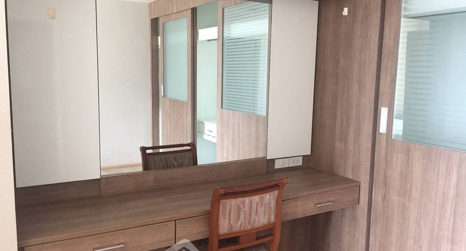 À vendre 2 chambres condo à Khlong Toei, Bangkok