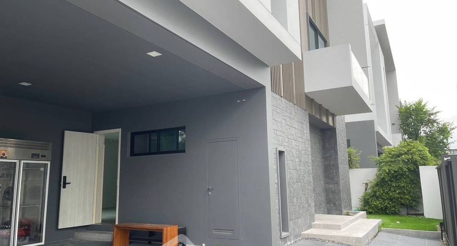 For rent and for sale 4 bedrooms house in Saphan Sung, Bangkok