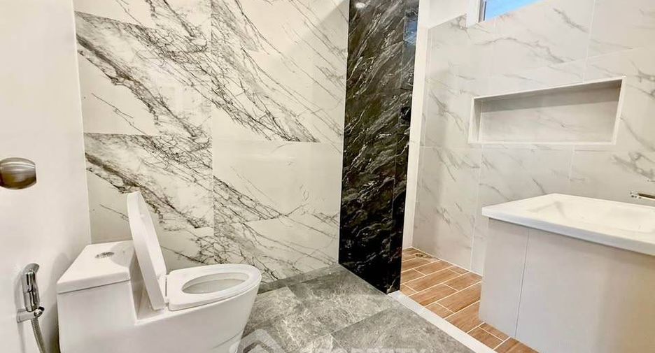 Casa en venta de 3 habitaciones en Bang Lamung, Chonburi
