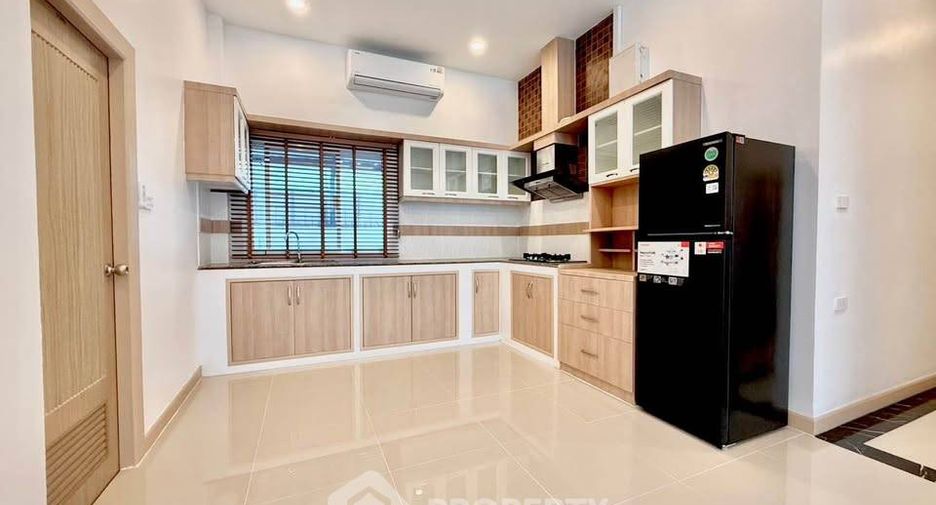 Casa en venta de 3 habitaciones en Bang Lamung, Chonburi