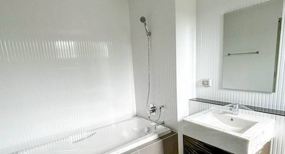 Reihenhaus zum Kauf mit 4 Zimmer in Thung Khru, Bangkok