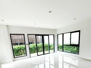 Reihenhaus zum Kauf mit 4 Zimmer in Thung Khru, Bangkok