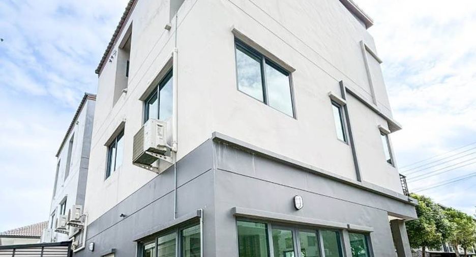 Reihenhaus zum Kauf mit 4 Zimmer in Thung Khru, Bangkok