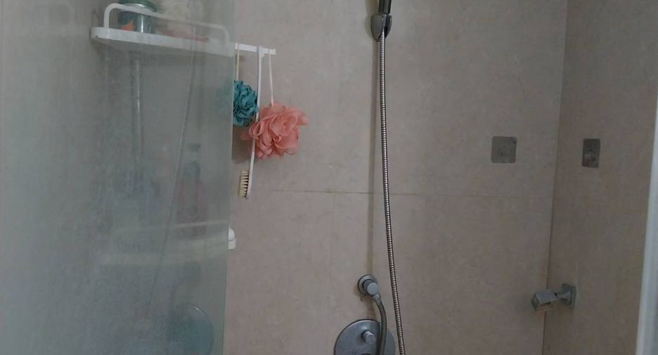 For sale 2 bedrooms condo in Wang Thonglang, Bangkok