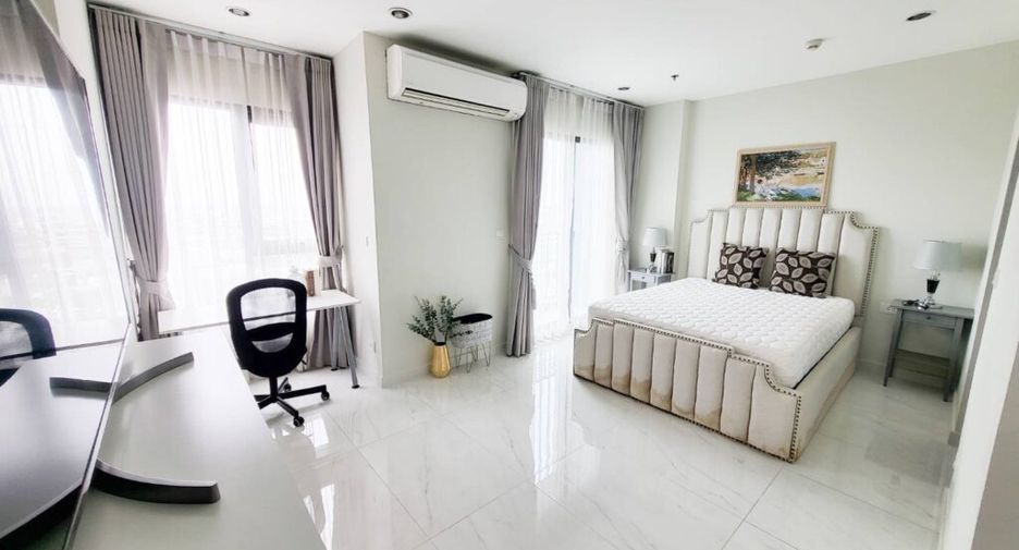 Condo en alquiler de 3 habitaciones en Watthana, Bangkok