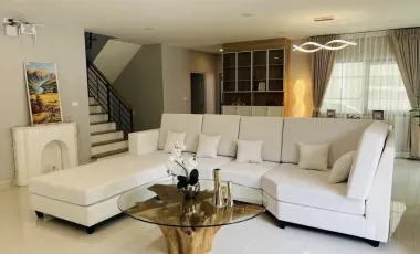 À louer 4 chambres maison à Bang Phli, Samut Prakan