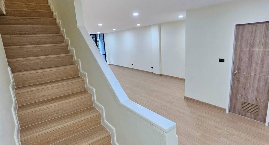Reihenhaus zum Kauf mit 3 Zimmer in Suan Luang, Bangkok