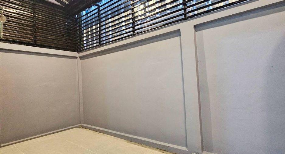 Reihenhaus zum Kauf mit 3 Zimmer in Suan Luang, Bangkok
