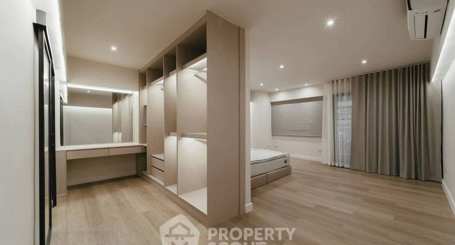 Reihenhaus zum Kauf mit 5 Zimmer in Khlong Toei, Bangkok