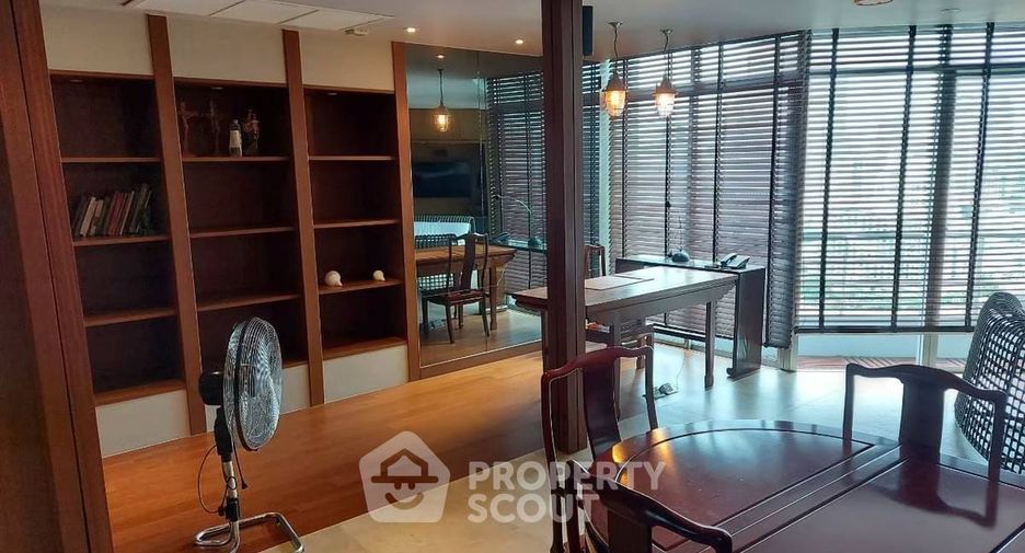 À vendre 2 chambres condo à Sathon, Bangkok