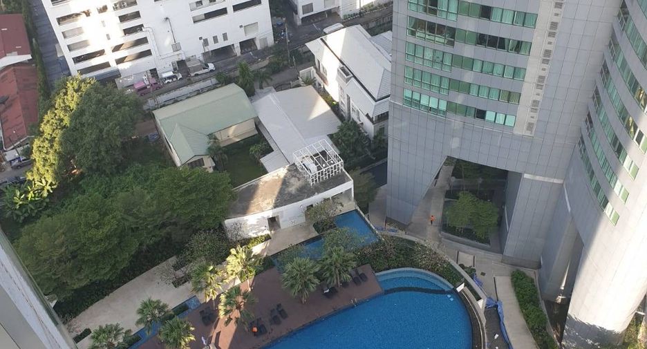 For sale 2 bedrooms condo in Khlong Toei, Bangkok