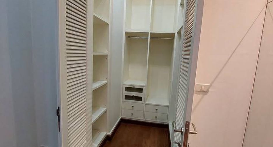 Condo en venta de 3 habitaciones en Watthana, Bangkok