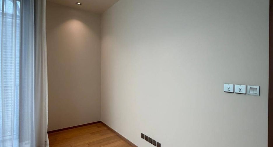 For sale 2 bedrooms condo in Pathum Wan, Bangkok