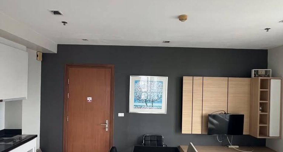 For sale 1 bed condo in Khlong Toei, Bangkok