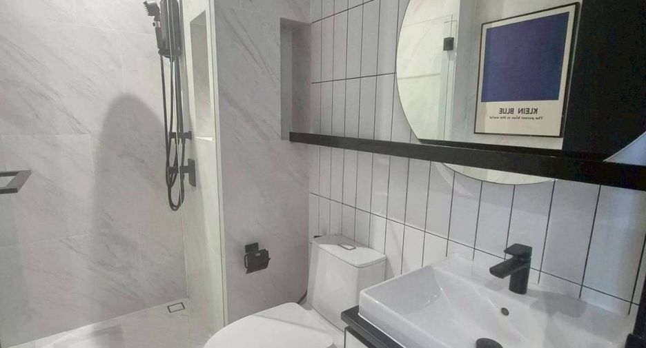 À vendre 1 chambre condo à Khlong San, Bangkok