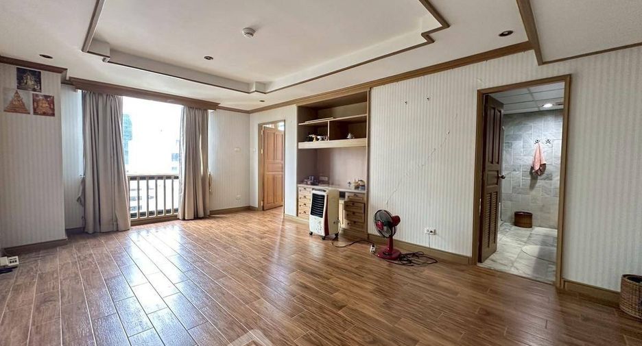 For sale 3 bedrooms condo in Pathum Wan, Bangkok