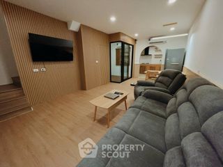 Casa adosada en venta de 3 habitaciones en Saphan Sung, Bangkok