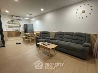 Casa adosada en venta de 3 habitaciones en Saphan Sung, Bangkok
