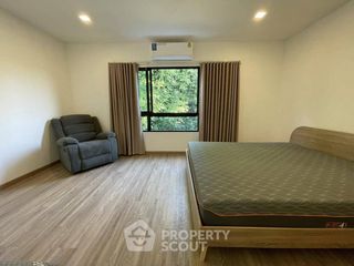 Casa adosada en venta de 3 habitaciones en Saphan Sung, Bangkok