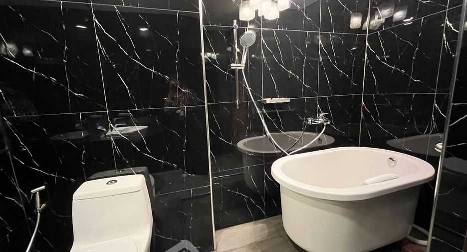 For sale 1 bed condo in Watthana, Bangkok