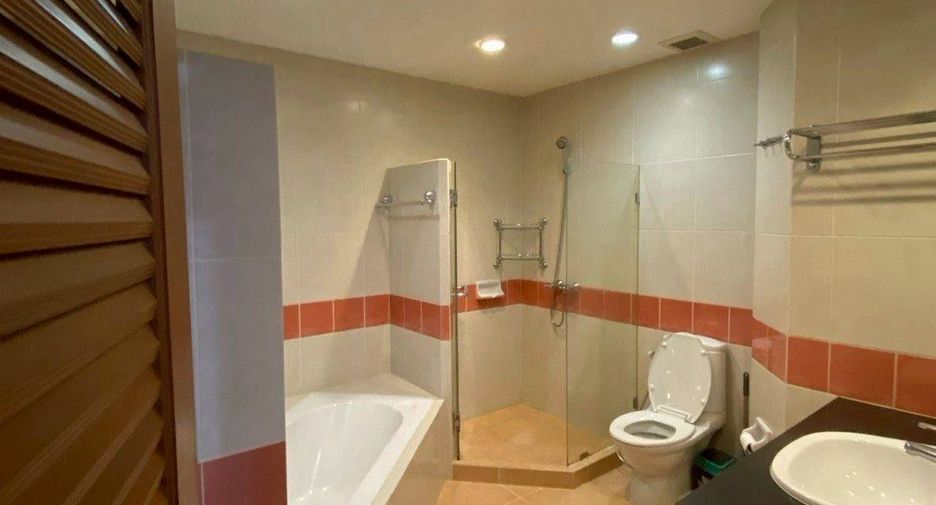 À vendre 2 chambres condo à Bang Rak, Bangkok