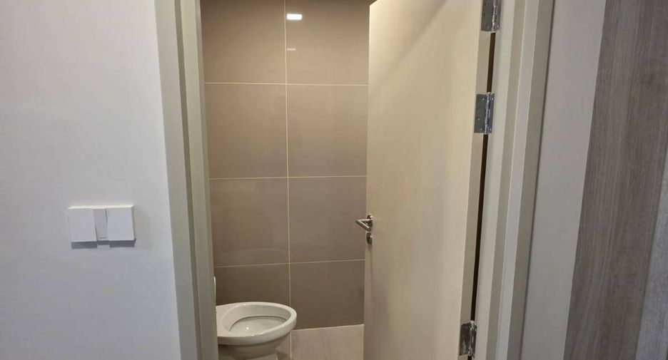 À vendre 3 chambres condo à Huai Khwang, Bangkok