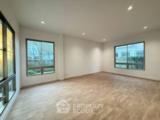 出售 5 卧室 独立屋 在 Lat Krabang, 曼谷