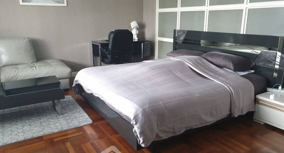 À vendre 3 chambres condo à Watthana, Bangkok