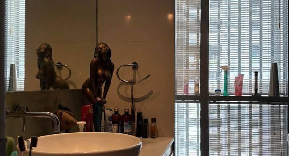 For sale 2 ベッドルーム condo in Watthana, Bangkok