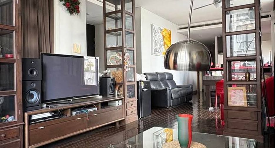 For sale 2 ベッドルーム condo in Watthana, Bangkok