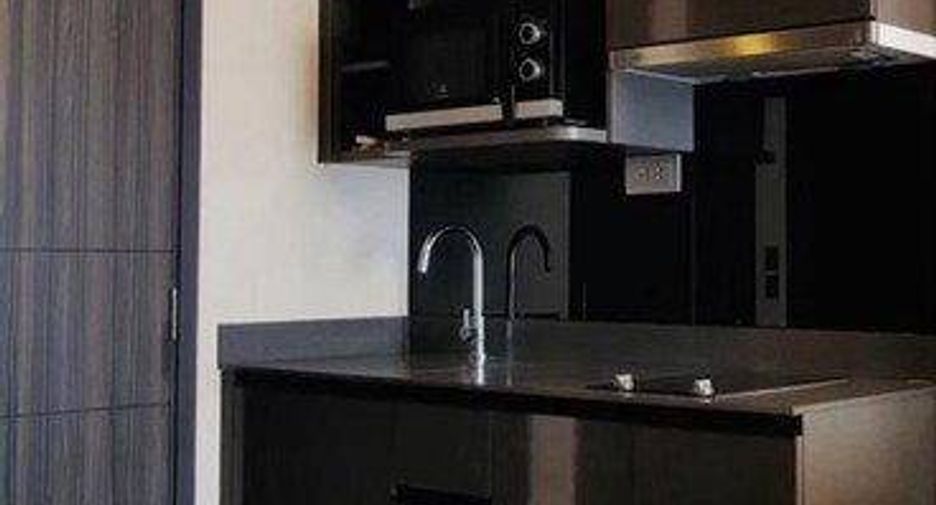 For sale 1 bed condo in Khlong Toei, Bangkok