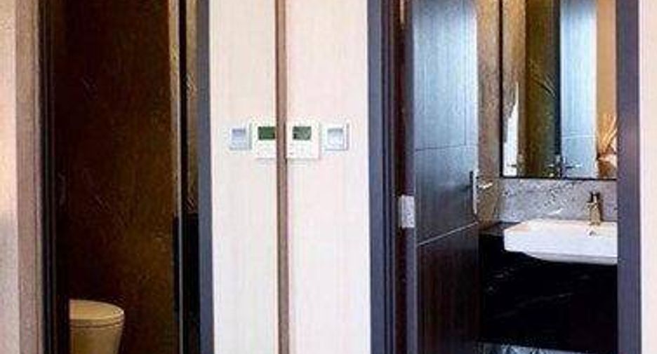 For sale 1 bed condo in Khlong Toei, Bangkok