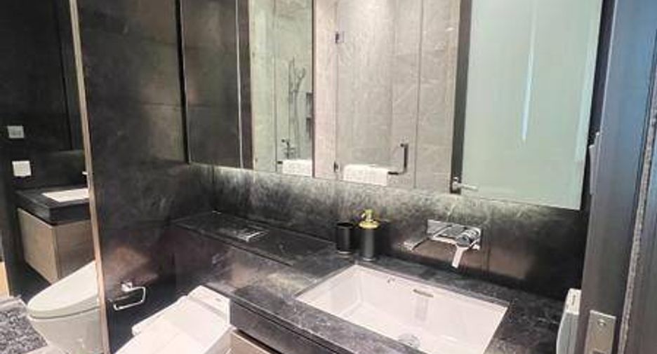 For sale 2 bedrooms condo in Pathum Wan, Bangkok