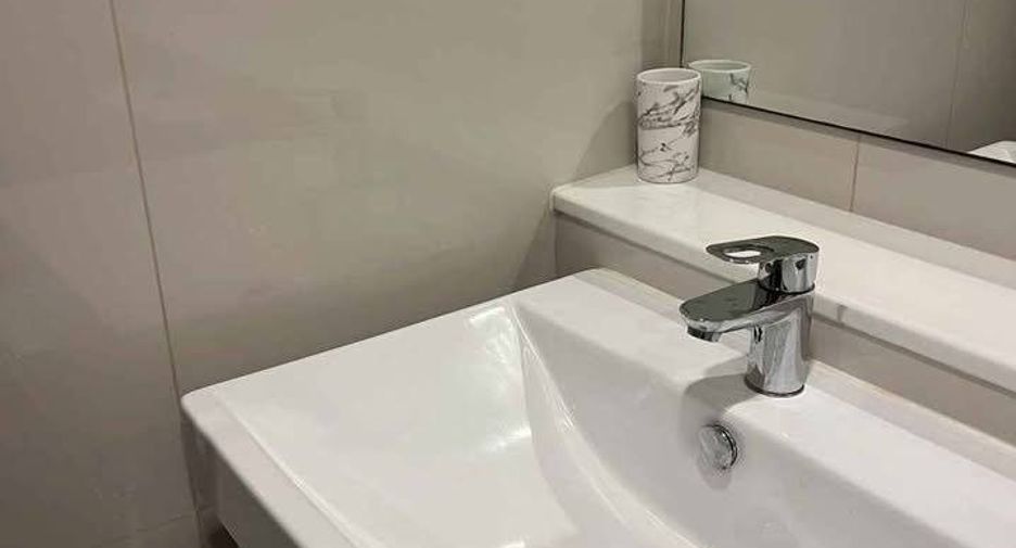 À vendre 1 chambre condo à Huai Khwang, Bangkok