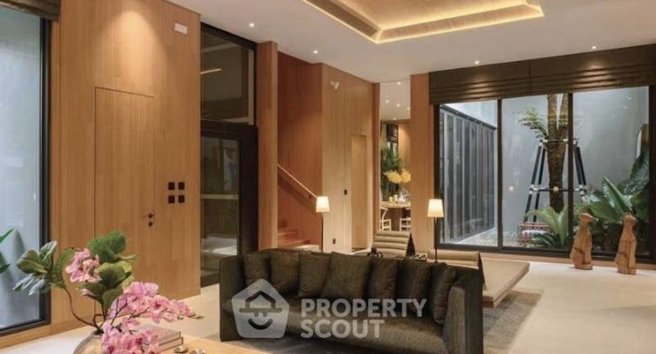 Casa en venta de 5 habitaciones en Suan Luang, Bangkok