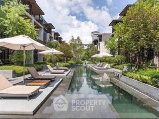 Casa adosada en alquiler y en venta de 4 habitaciones en Watthana, Bangkok