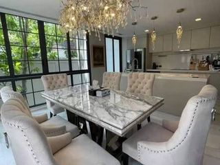 Casa adosada en alquiler y en venta de 4 habitaciones en Watthana, Bangkok