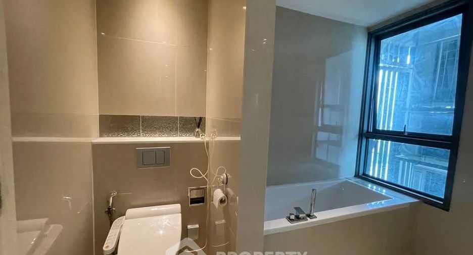 À vendre 2 chambres condo à Watthana, Bangkok