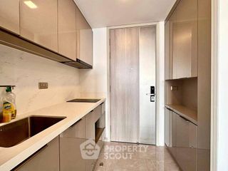 For sale 2 bedrooms condo in Huai Khwang, Bangkok