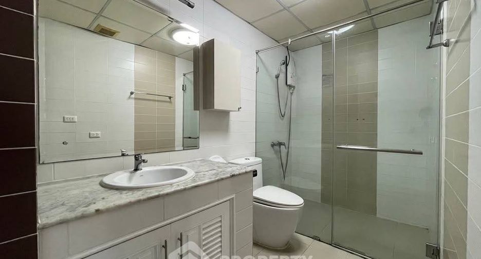For sale 2 bedrooms condo in Watthana, Bangkok