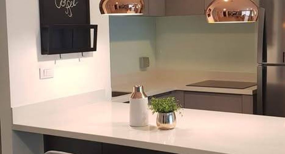 For sale 2 bedrooms condo in Khlong Toei, Bangkok