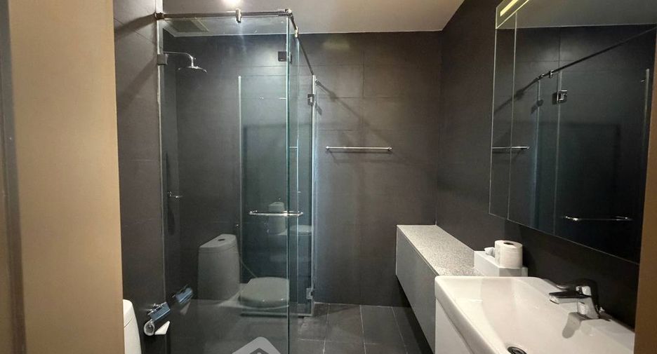 For rent 2 bedrooms condo in Pathum Wan, Bangkok