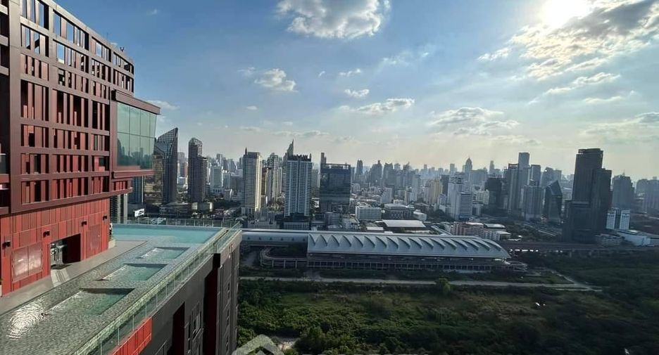For rent 1 bed condo in Huai Khwang, Bangkok