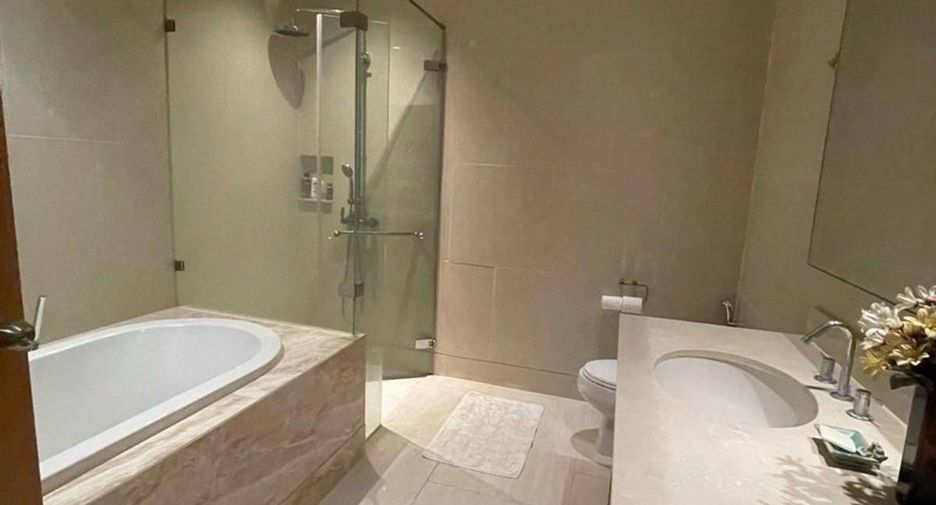 For rent 1 bed condo in Khlong Toei, Bangkok