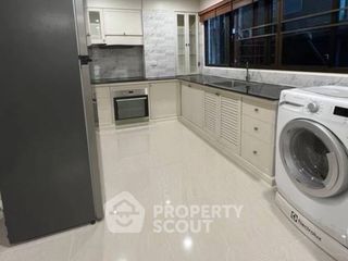 For rent 2 bedrooms apartment in Khlong Toei, Bangkok