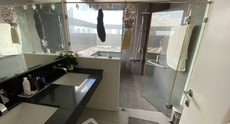 Wohnung zur Miete mit 2 Zimmer in Khlong San, Bangkok