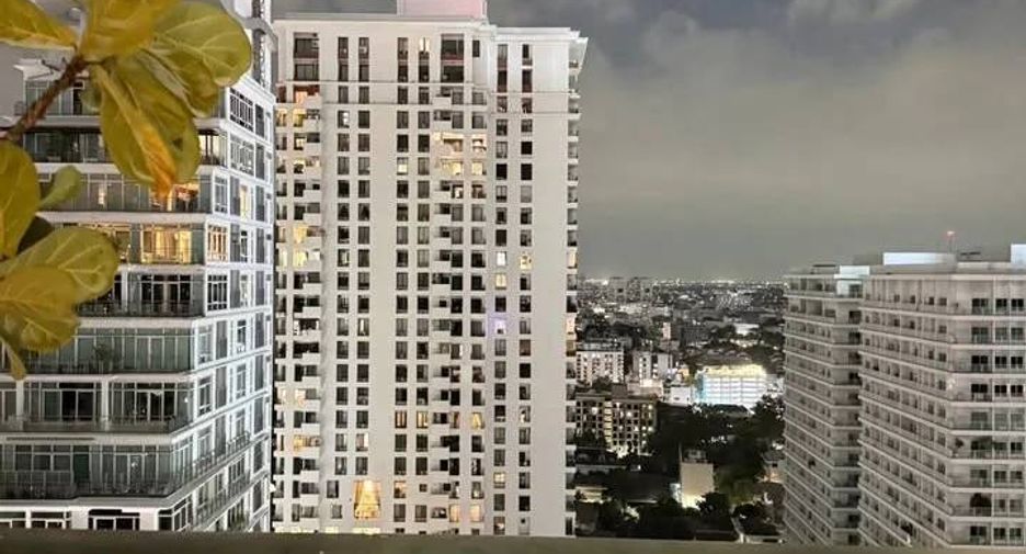 For rent 2 ベッドルーム condo in Watthana, Bangkok