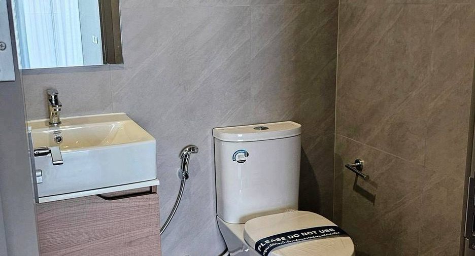 Condo en alquiler de 2 habitaciones en Khlong Toei, Bangkok